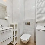 Drabika Balcony & Private Parking By Renters *