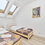 Drabika Balcony & Private Parking By Renters