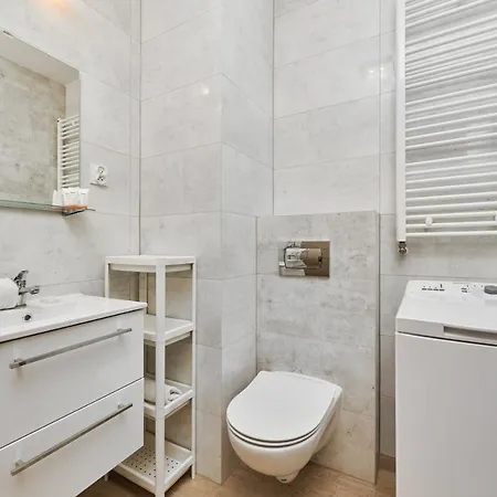 Drabika Balcony & Private Parking By Renters *