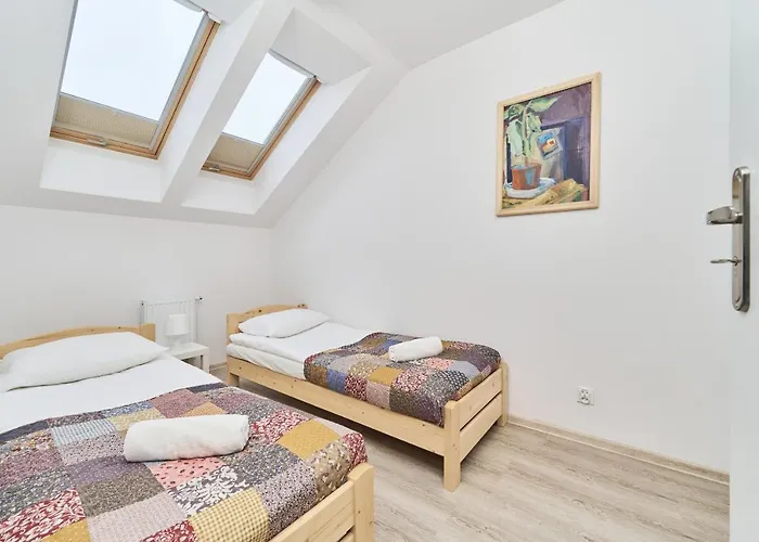 Drabika Balcony & Private Parking By Renters