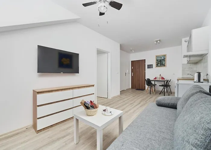 Drabika Balcony & Private Parking By Renters