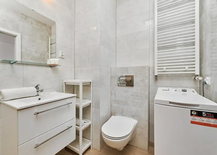 Drabika Balcony & Private Parking By Renters *